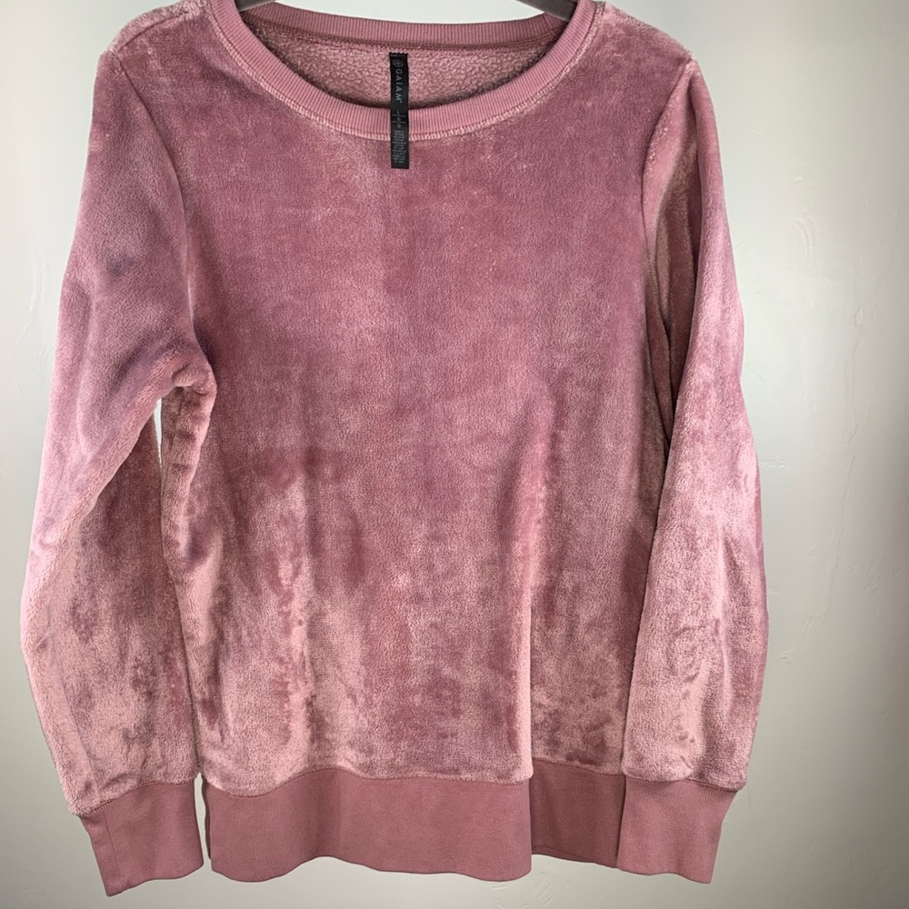 GAIAM very fluffy sweatshirt